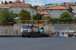 Училища в Сандански ще започнат новата учебна година с напълно асфалтиран училищен двор
