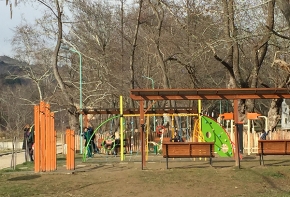 Двете нови площадки за спорт и игра в парка на Сандански напълно готови