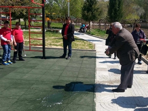 Кмета на община Сандански откри днес нова спортна площадка в с. Лешница