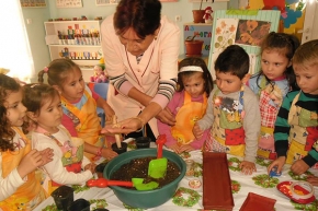В очакване на пролетта децата от ОДЗ "Слънце" в Ново Делчево се учиха да садят
